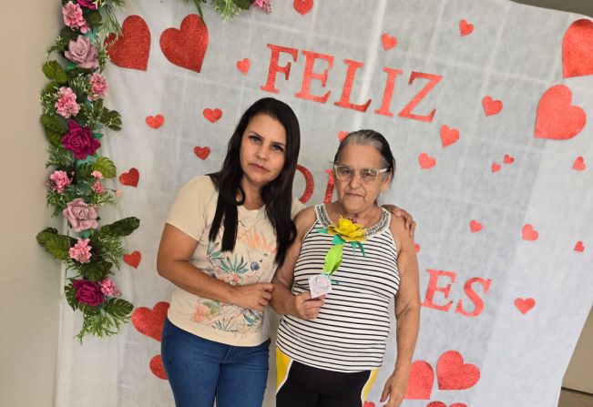 Departamento Municipalde Saúde - Lembrancinhas para as Mamães. 