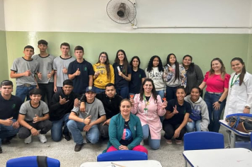 Alunos do 2º ano participam de palestra sobre vacinação