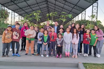 Educação Ambiental e Fé: Parceria entre Meio Ambiente e Igreja Católica Promove Plantio de Mudas