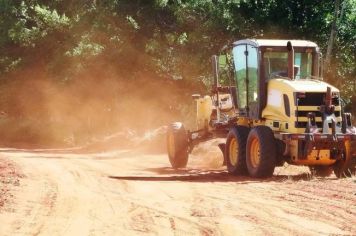 Departamento de Obras Rurais realiza recuperação dos camaelões na Estrada da Fanchona.