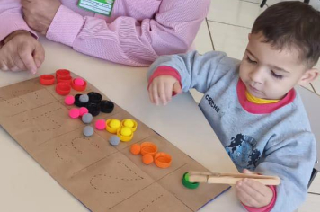 Aprender brincando: cores, números e imagens no Maternal 1-B