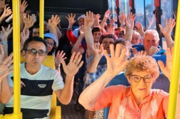 Terceira Idade participa de passeio em Colônia de Férias