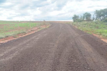 Regularização de Trecho com Material Fresado é Realizada no Rui Barbo
