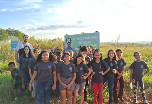 Departamento Municipal de Meio Ambiente promove visita educativa ao Aterro Sanitário em Valas