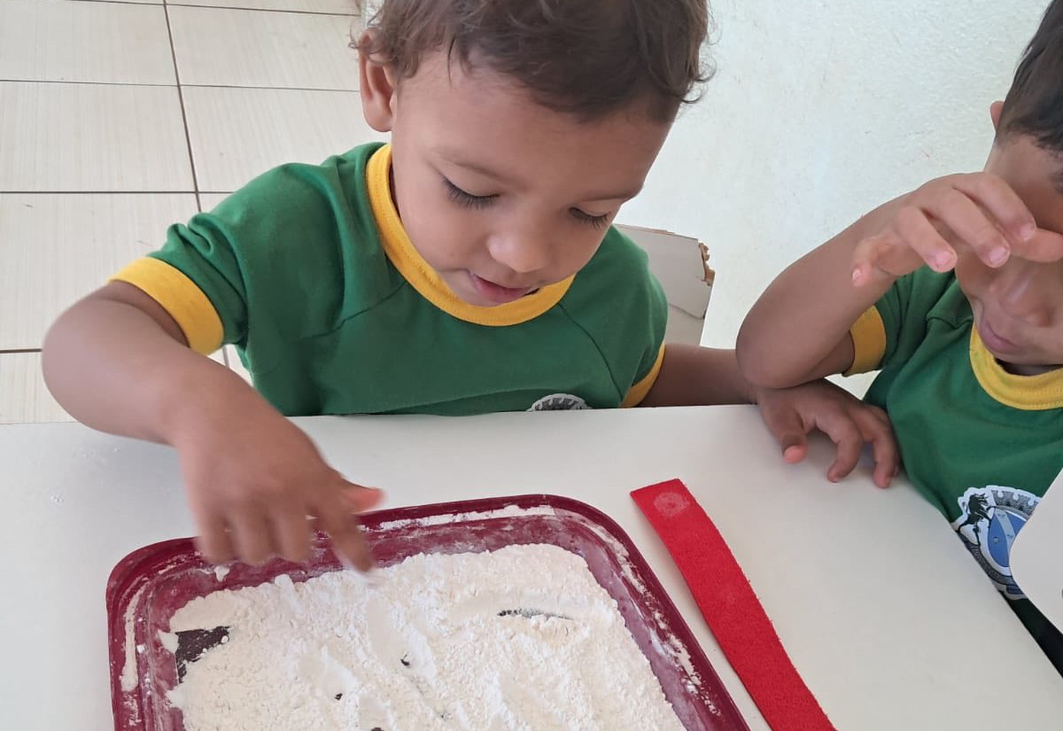 Descobrindo a Letrinha I