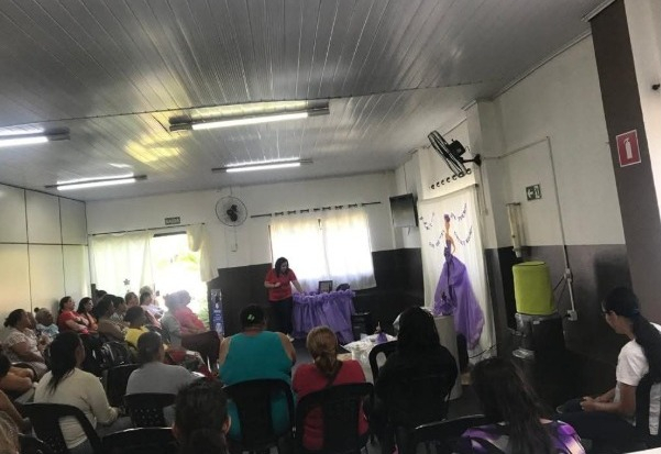 Encerramento do Mês de Combate à Violência contra a Mulher reúne bolsistas e promove reflexão