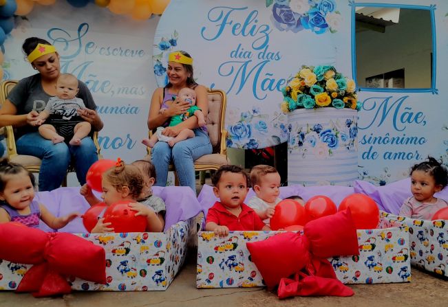 Homenagiando todas as mamães pelo o 