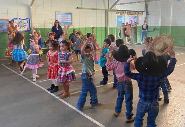 Apresentação da Festa Junina nas Escolas Municipal!!
