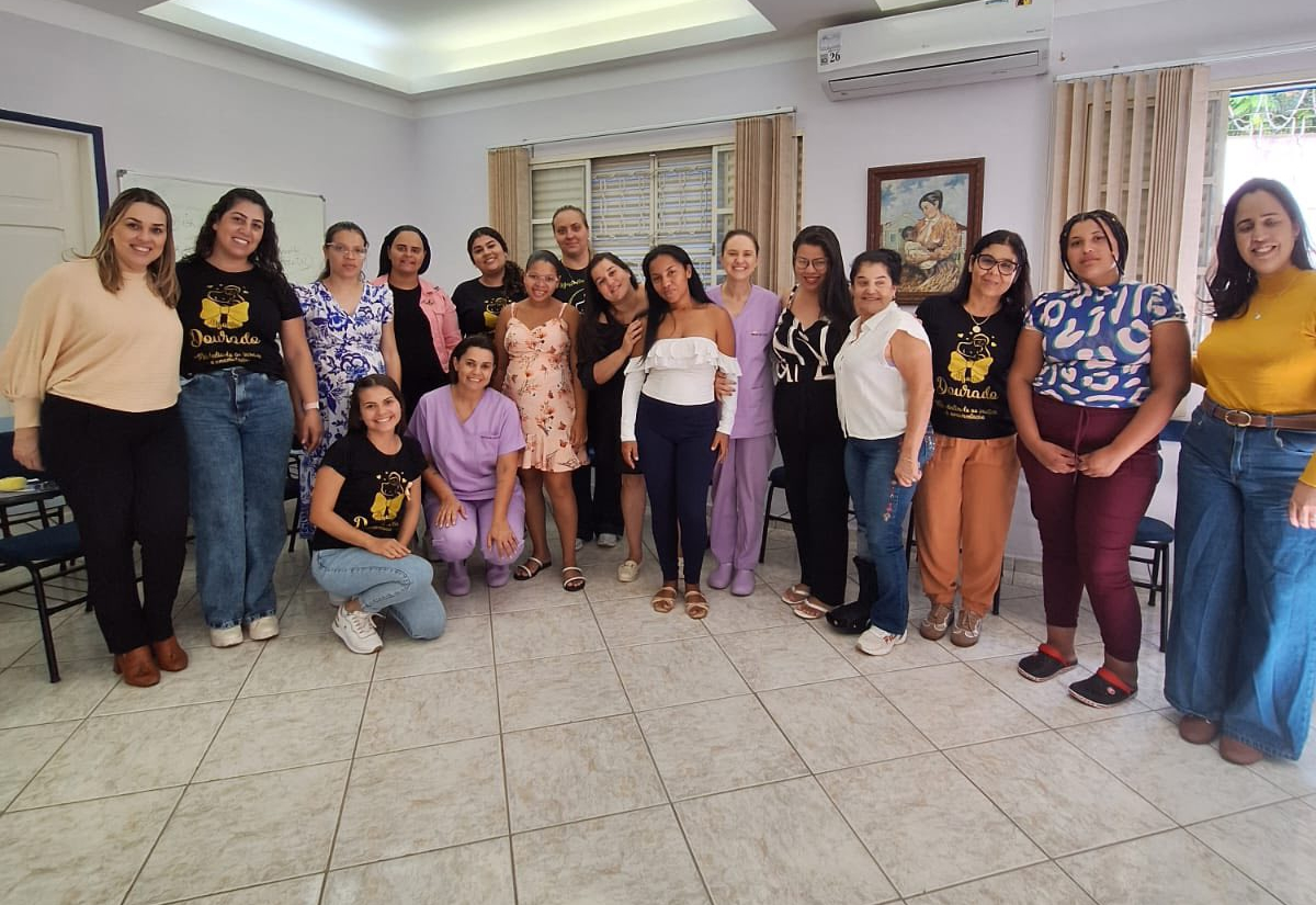 Gestantes participam de visita à Maternidade Gota de Leite