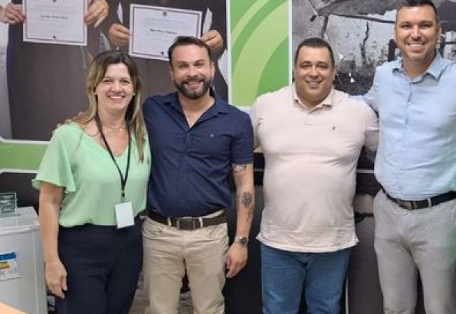 Gratidão pela presença e Parceria tão valiosa de Elton Simão, Dirigente de Ensino, Renata Francini e Renata Bargeri, nossas queridas Diretoras