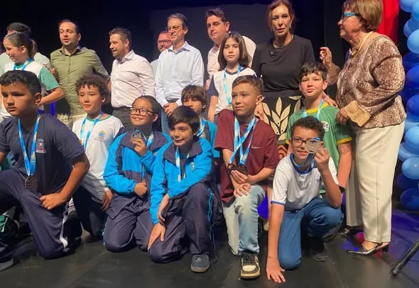 Celebração de Ouro: Nossos Campeões na Olimpíada CIVAP!