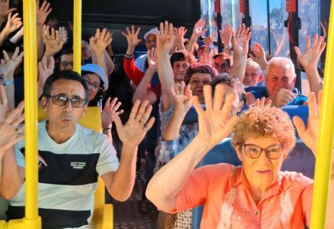 Terceira Idade participa de passeio em Colônia de Férias