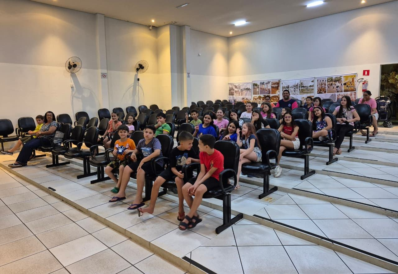 Uma Noite de Cinema e Música no Céu de Safira!