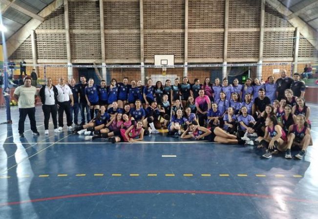 Vitória Brilhante das Meninas do Sub-16 na Liga de Vôlei de Bauru.