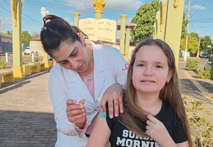 Vacinação Extra Muro leva imunização contra a gripe a diversos pontos da cidade