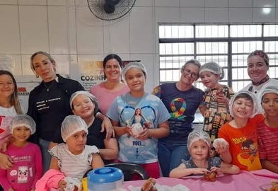 Crianças na Cozinha: Um Toque de Sabor e Afeto