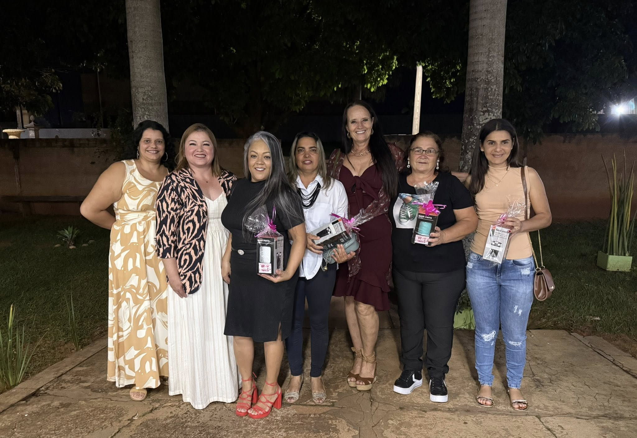 Uma Noite de Homenagem e Carinho às Mães da Rede Municipal