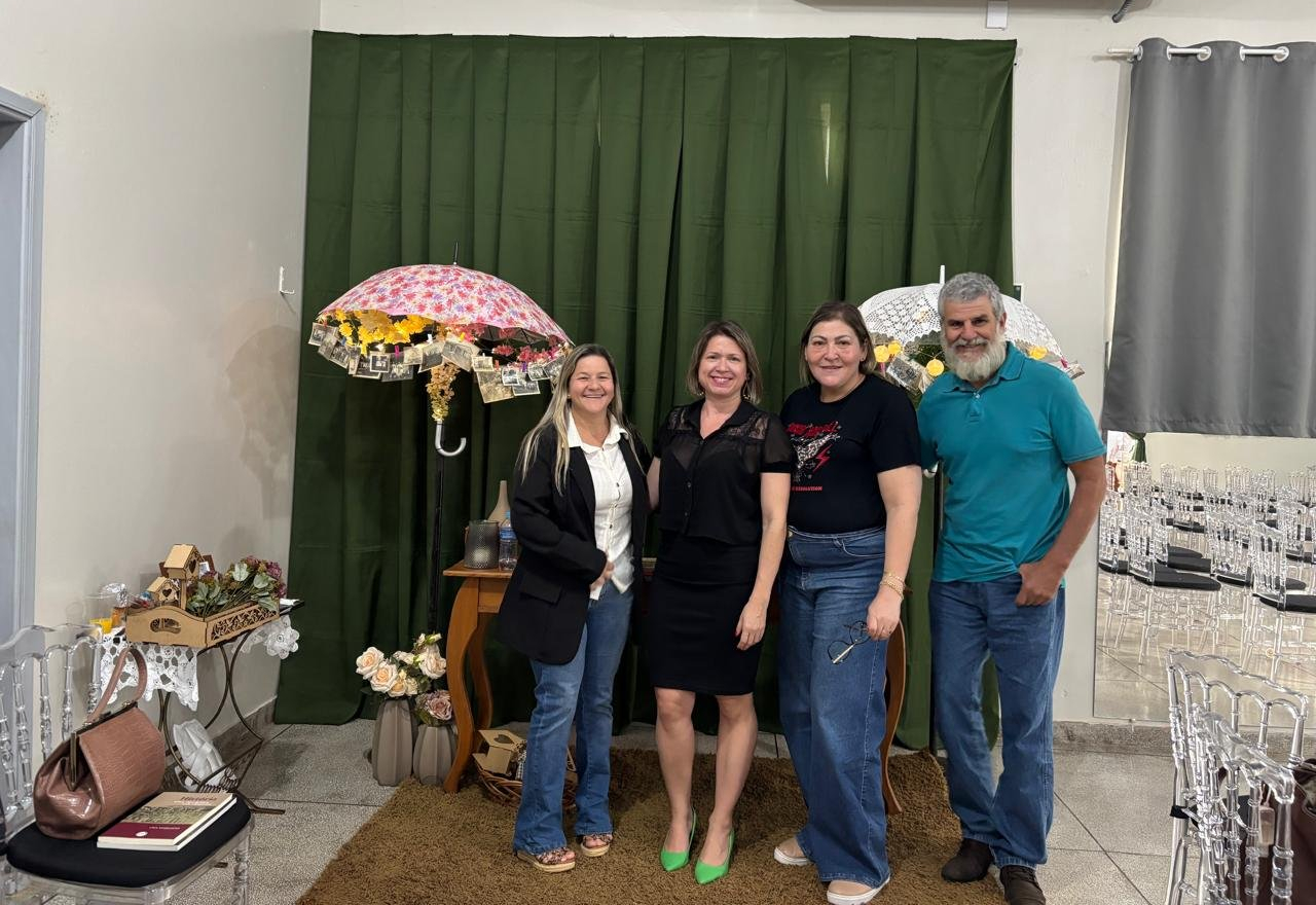 Profissionais de Campos Novos Paulista participam de encontro do CIVAP